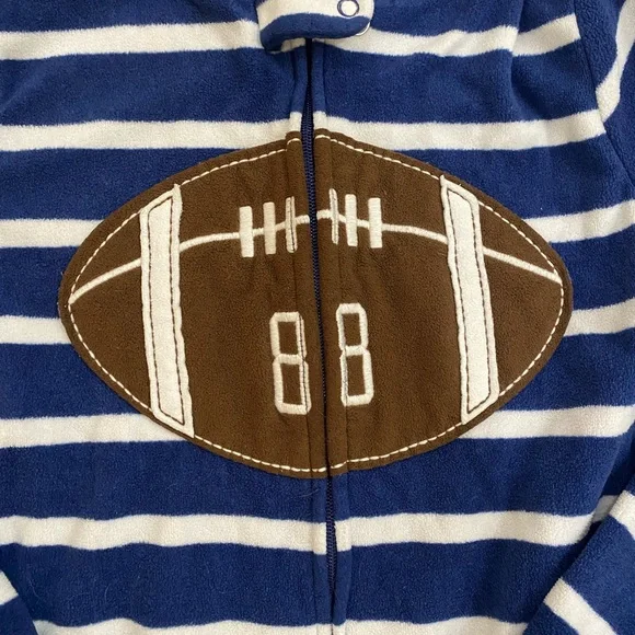 Boys Carters Fleece Footsie Pjs Size 5t football/planes - Picture 6 of 13